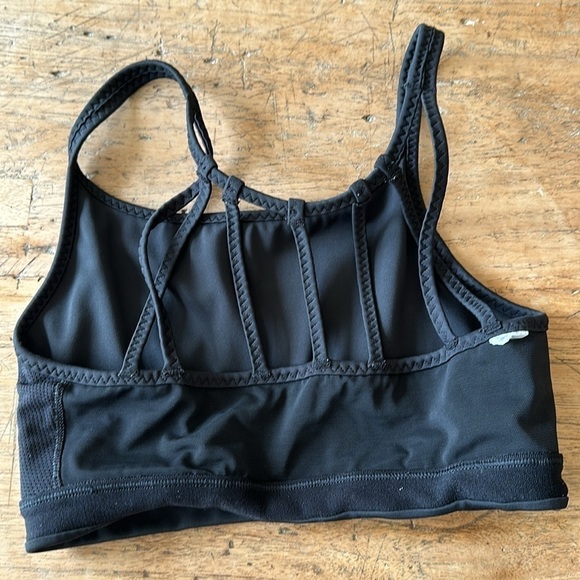 Athleta max out sports bra with cool back straps size xs - Picture 5 of 7